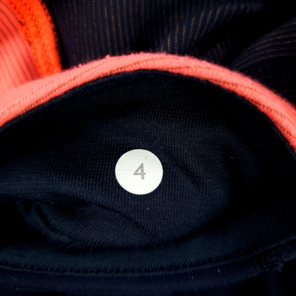 Lululemon Navy Capri Leggings Size 4 - Picture 4 of 8